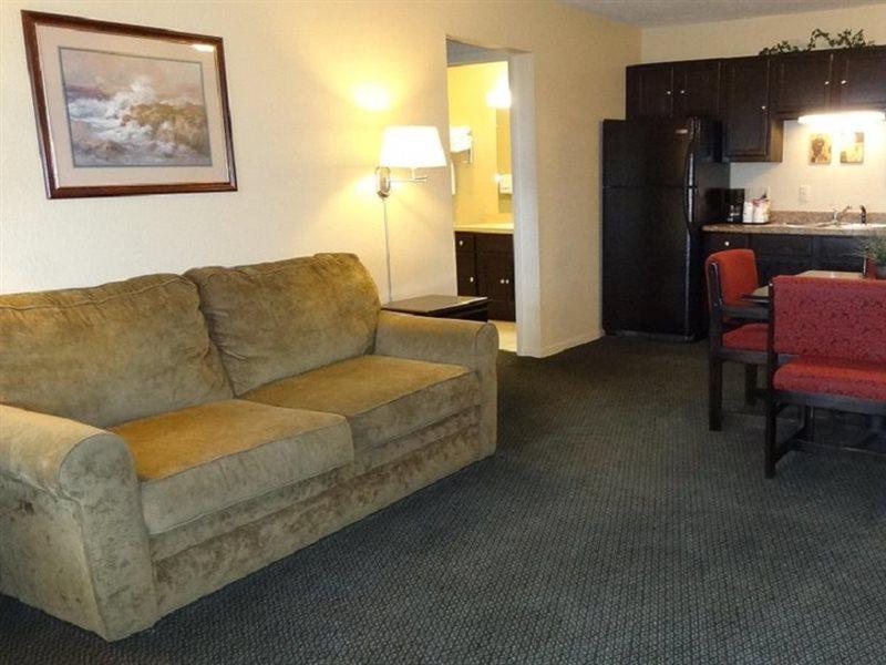 Baymont By Wyndham Petoskey Motel Exterior foto