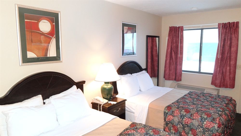 Baymont By Wyndham Petoskey Motel Exterior foto